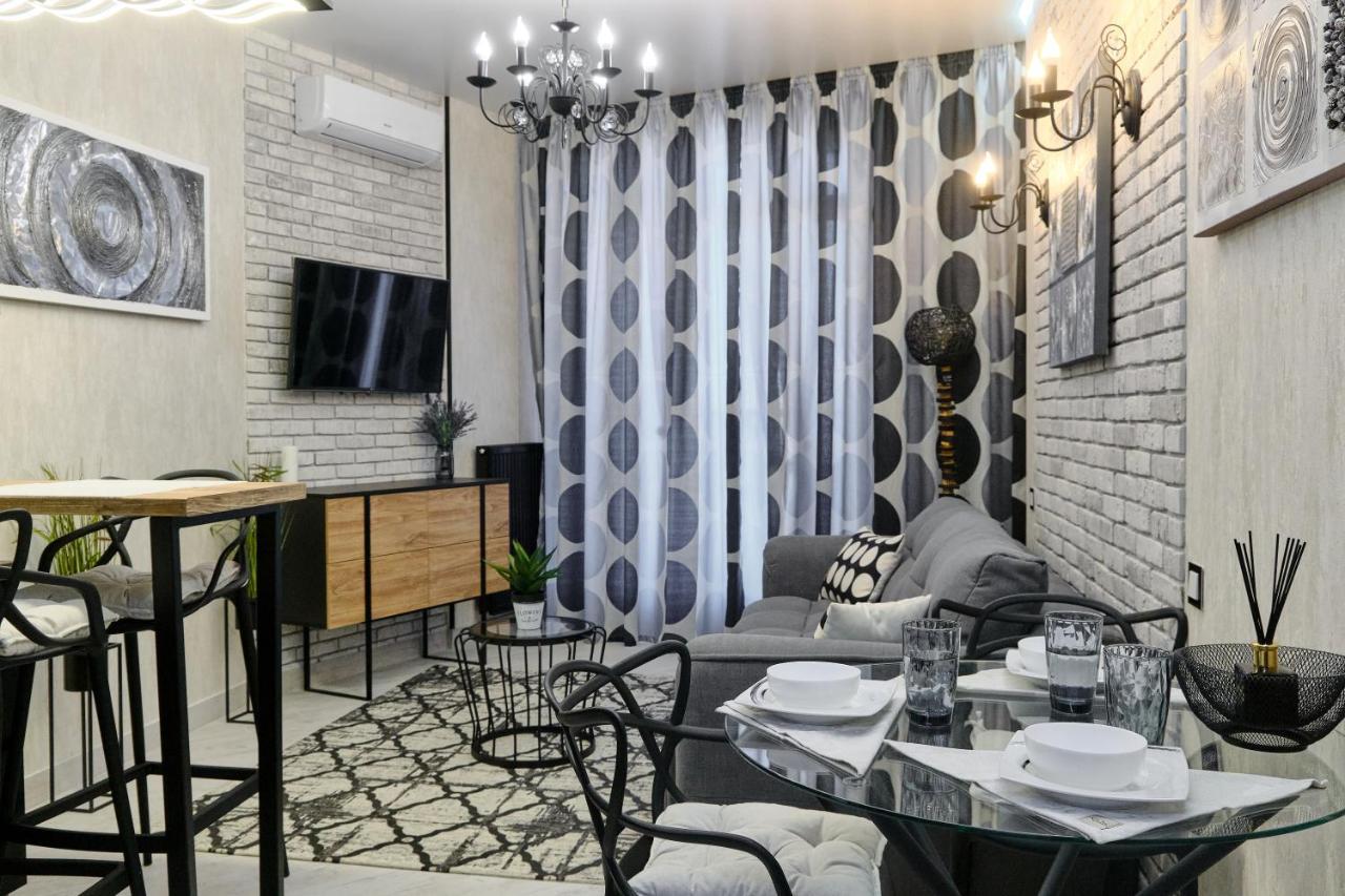 Luxury Apartments Sea View Julymia Odessa Esterno foto